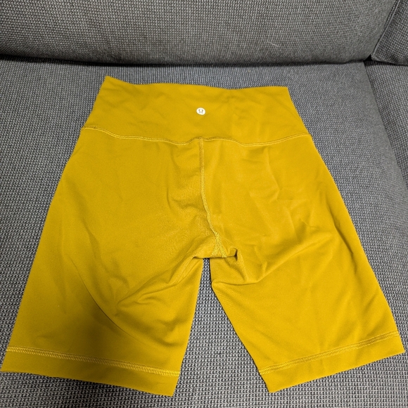 Wunder Train High Rise Short 8" - Picture 2 of 4